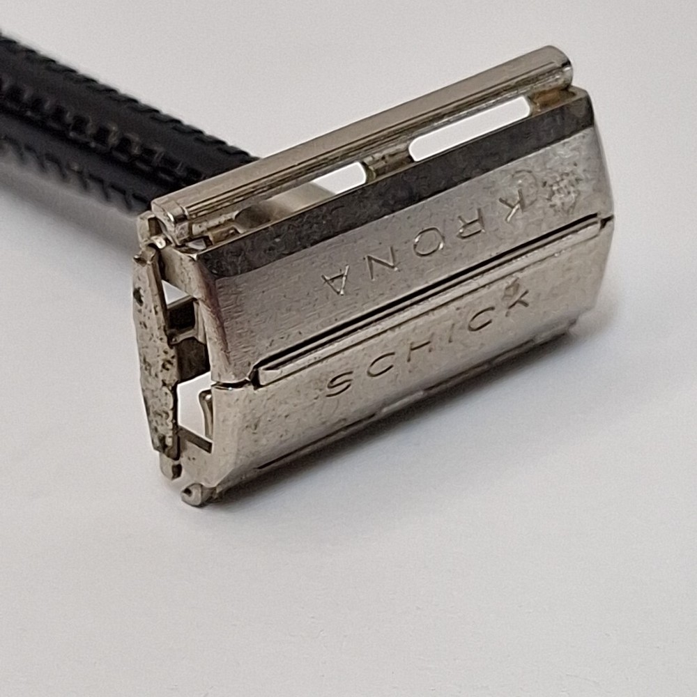 Vintage SCHICK Krona Black Tip Double Edge Safety Razor