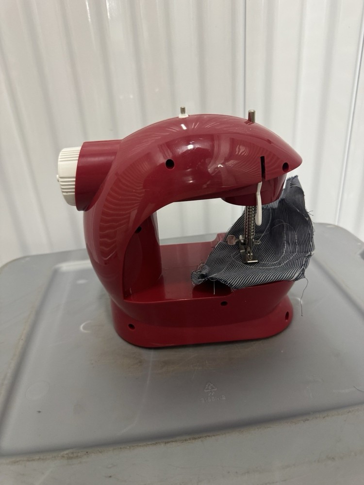 SMARTEK Stitch Mini Sewing Machine Untested SKU:C