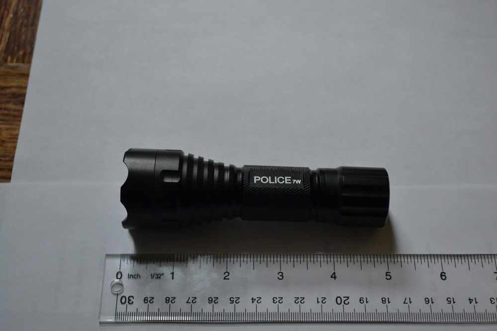 CREE LED Button Switch Flashlight Torch 3 * AAA battery (not included) Police