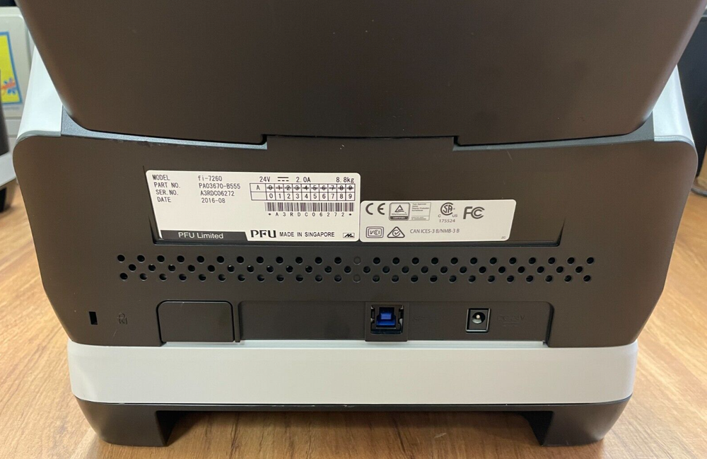 Fujitsu fi-7260 Document Flat Bed Scanner PA03670-B555 - Very good shape