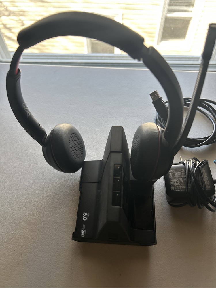 Plantronics Poly Wireless Headset and Base W8200B With Cords