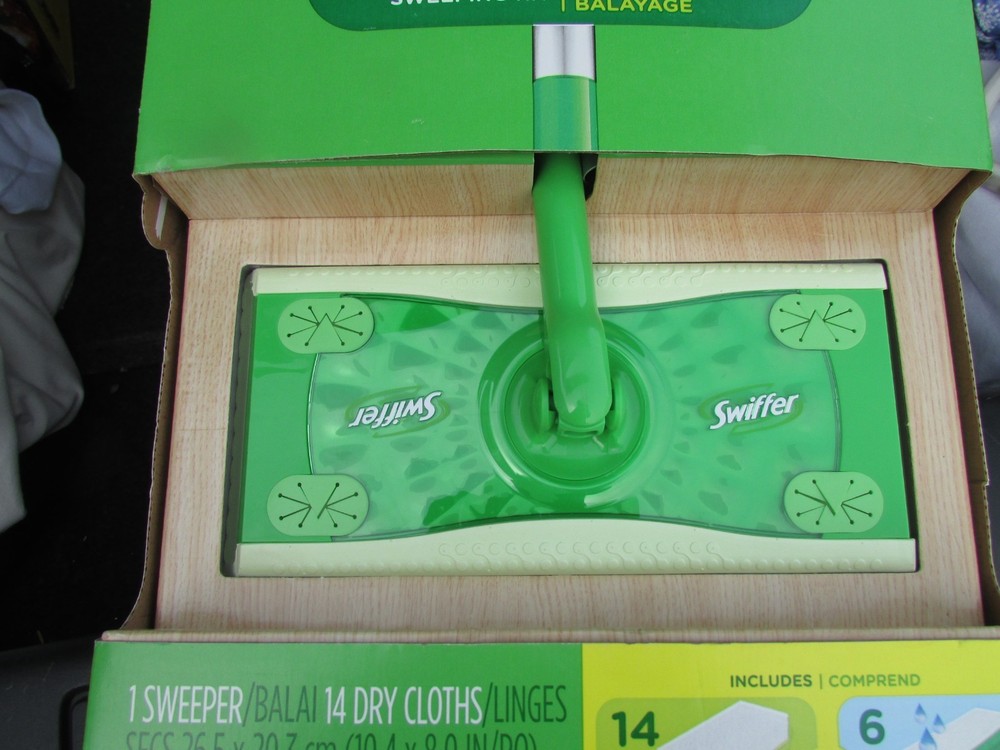 New Swiffer Sweeper Dry & Wet Set
