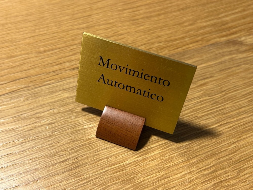 Exhibitor Stand Plate - Model AUTOMATIC MOVEMENT