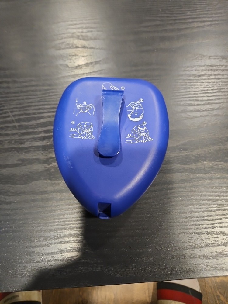 world point cpr mask with oxygen inlet