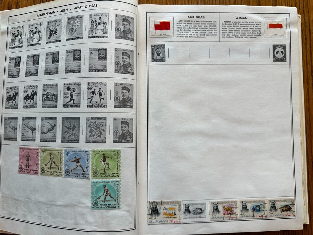 1969 Traveler Album Postage Stamps of the World H.E. Harris + 100's of Stamps!