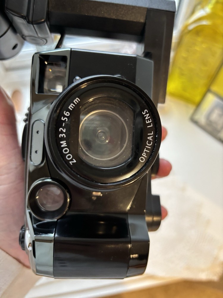 Nokina Beginners 35mm Film Camera Detachable Flash & Case - Untested