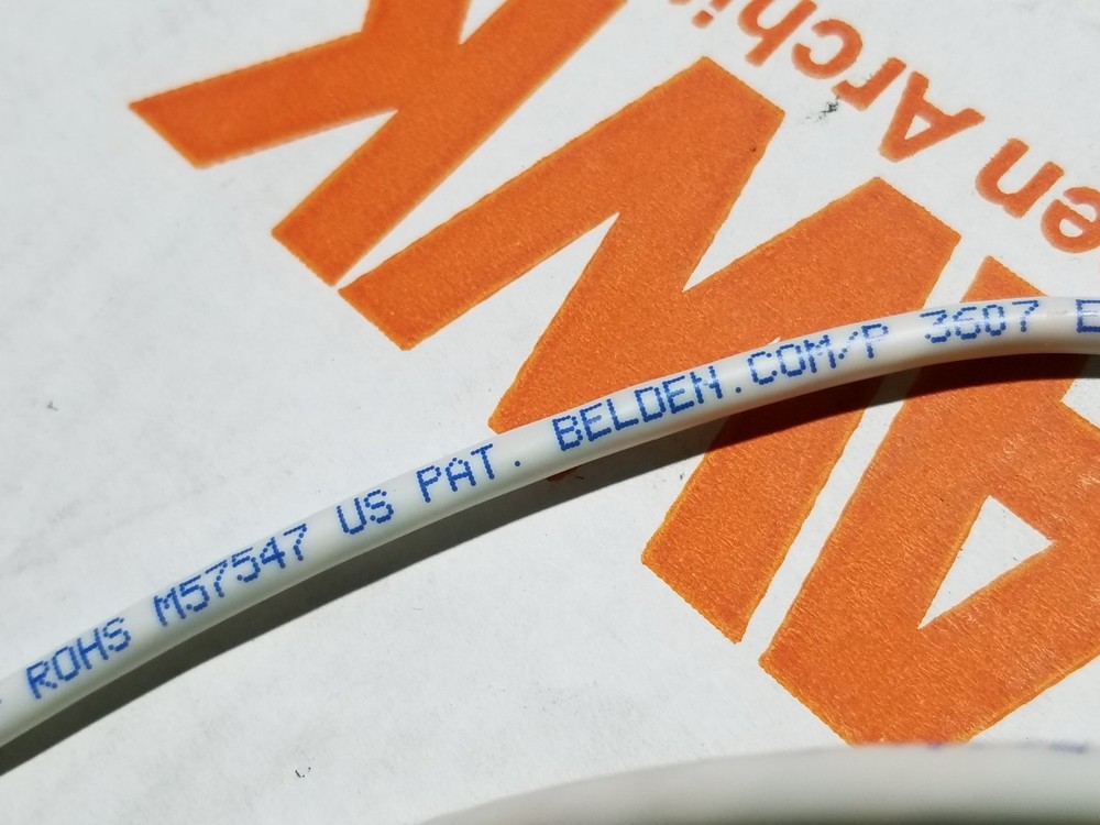 Belden Mohawk M57547 24/4P CAT5e LAN UTP Networking Cable Plenum White /100ft