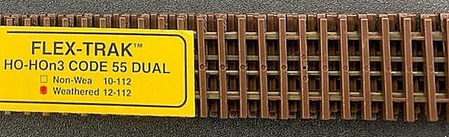 Micro Engineering~ HO-HOn30 Code 55 Dual Gauge Weathered Flex-Trak 6 pc ~ 12-112