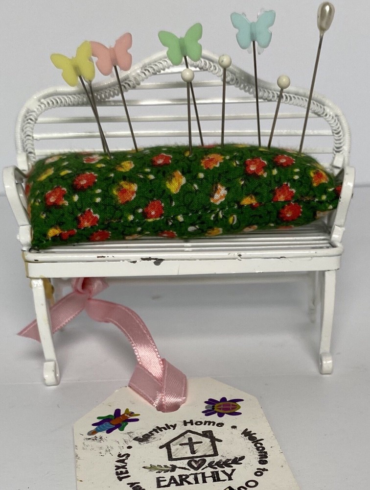 Pin cushion Bench Chair Notions 77