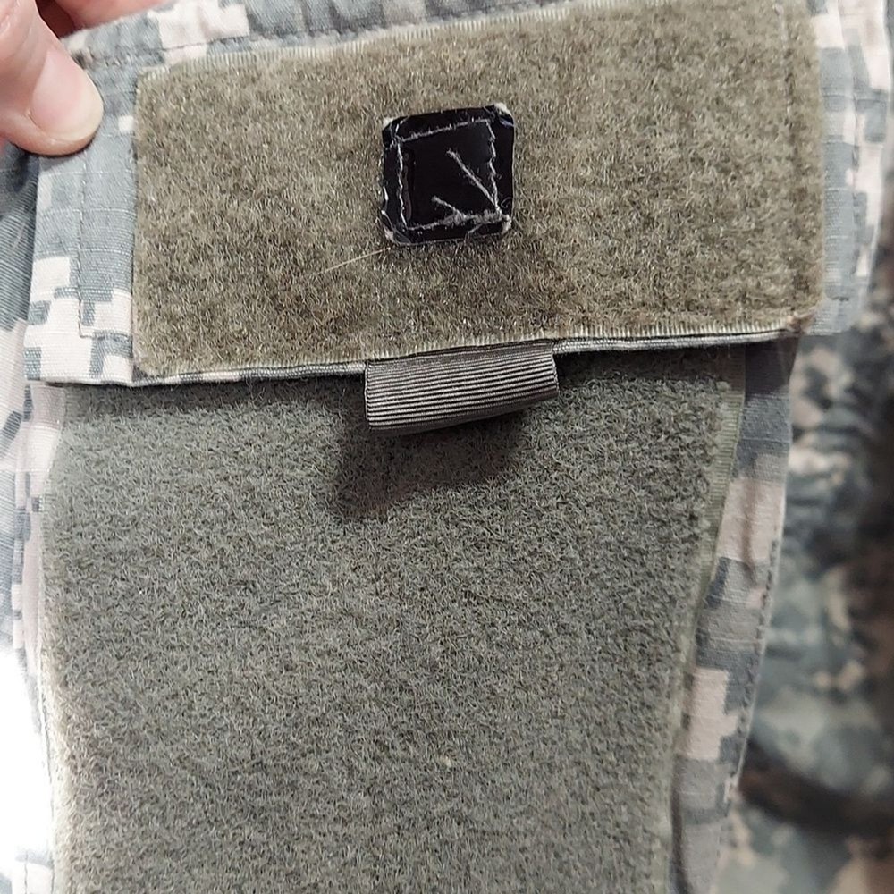 Army Combat Uniform ACU size small regular invM361