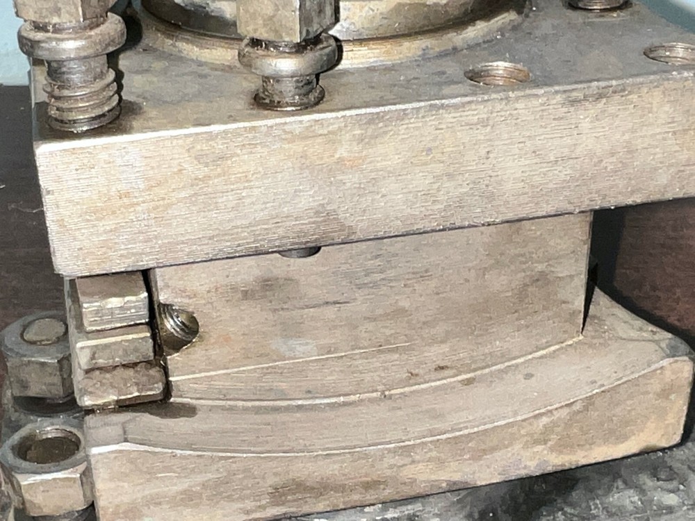 MCROSKY 4 WAY WEDGE TYPE TOOL POST