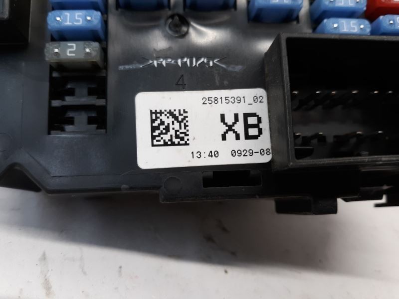 2009 SUBURBAN 1500 CABIN FUSE BOX