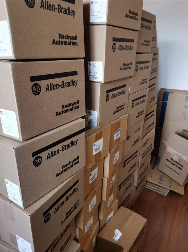 FACTORY SEALED AB 1769-PB4 Power Supply 24VDC Input