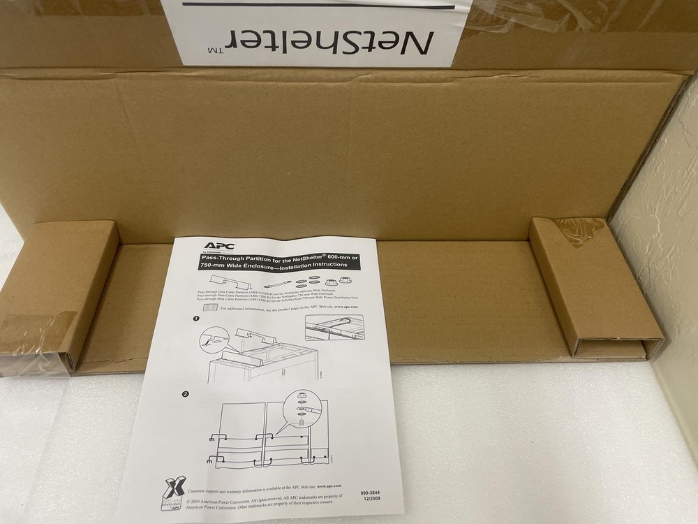 APC NETSHELTER AR8163ABLK PASS-THROUGH PARTITION