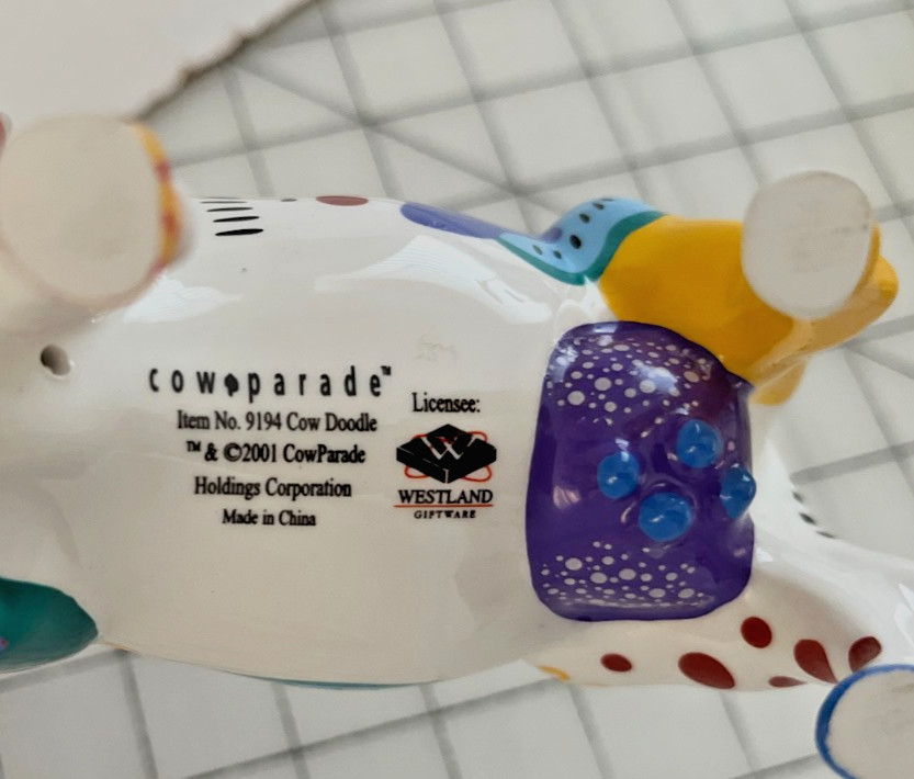 Cow Parade "Cow Doodle" Cow Ceramic Figurine #9194 Vintage Retired 2001