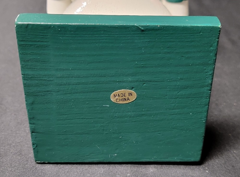 Vintage Wooden SNOWMAN NUTCRACKER Holding Present & Tree EUC in Original Box