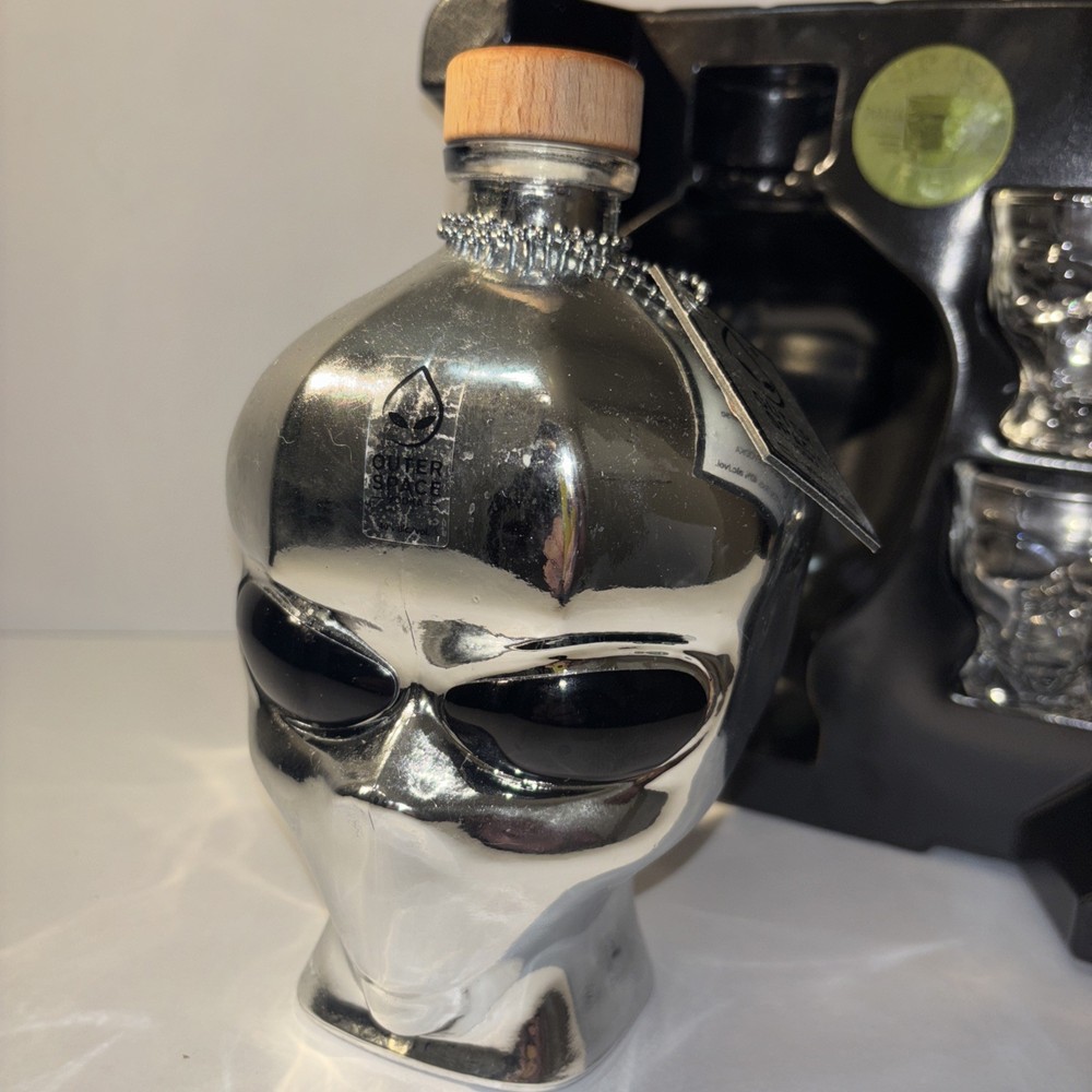 LARGE OUTER SPACE VODKA ALIEN HEAD EMPTY BOTTLE LIMITED EDITION BOX SHOT GLASSES
