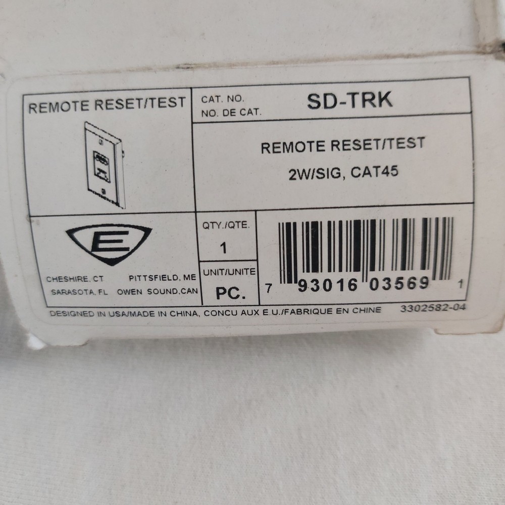 EDWARDS SD-TRK REMOTE RESET & TEST STATION SWITCH 2 KEYS 2W/SIG CAT45 Box Damage