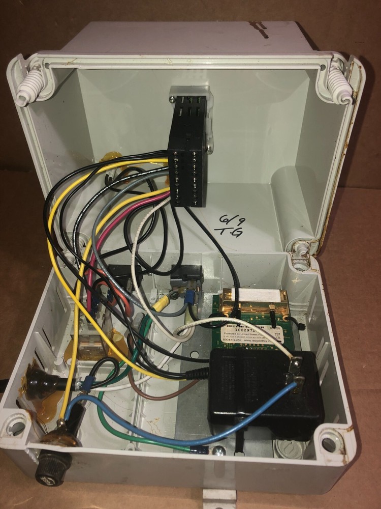 Fuzzy Logic CO2 Monitor/Controller PPM-2a **AS IS *UNTESTED