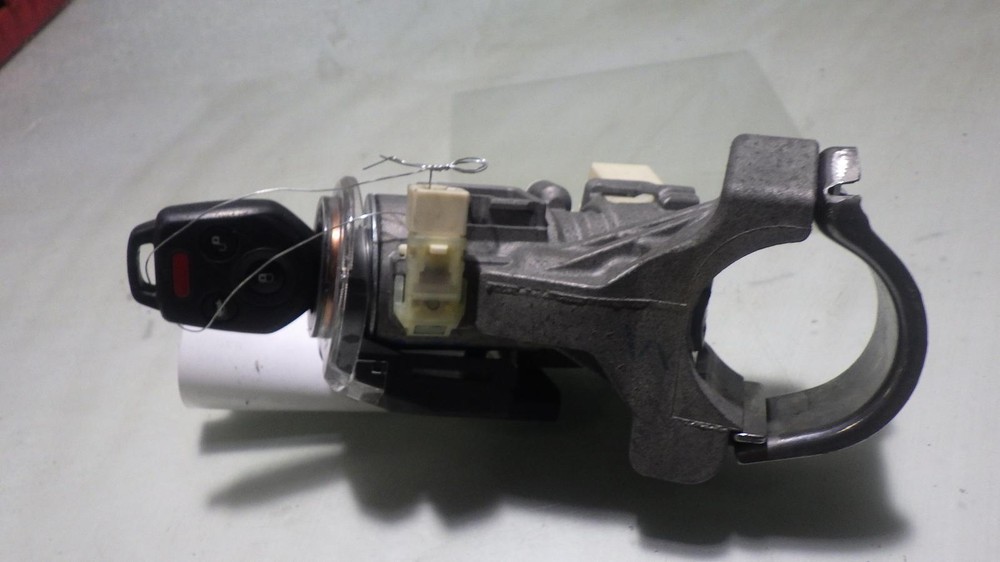 16 SUBARU LEGACY Ignition W/Key