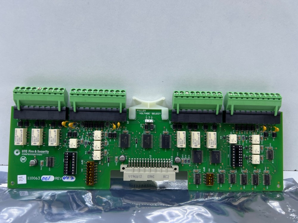 UTC GE Interlogix Access Control 110063001 V02 RP Reader Interface Unsupervised