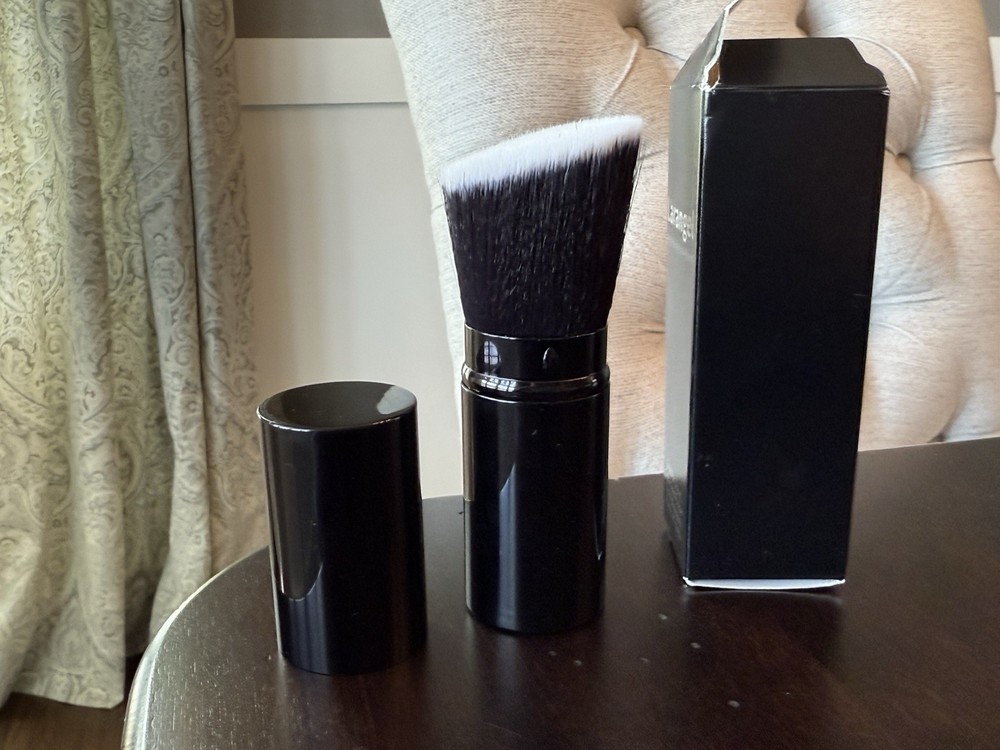 Larangel Retractable Kabuki Brush