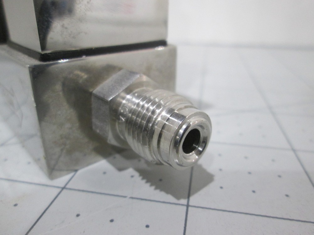 Unit, UFC-1020, Mass Flow Controller, O2, 10 SLM, Used