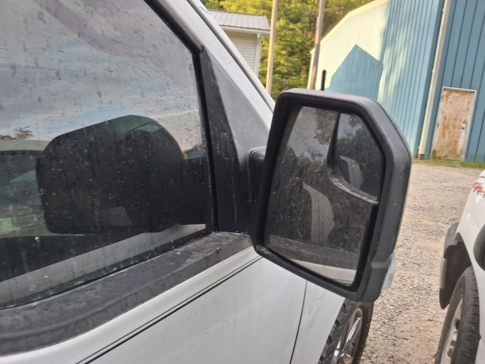 2019 Ford F150 8.0 Dash Screen - Used, No Anti-Theft Code, Reprogram Required