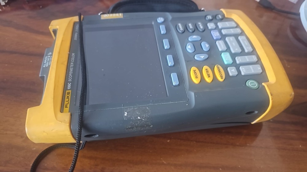 FLUKE 199C Scopemeter Color Screen (NO CABLES)