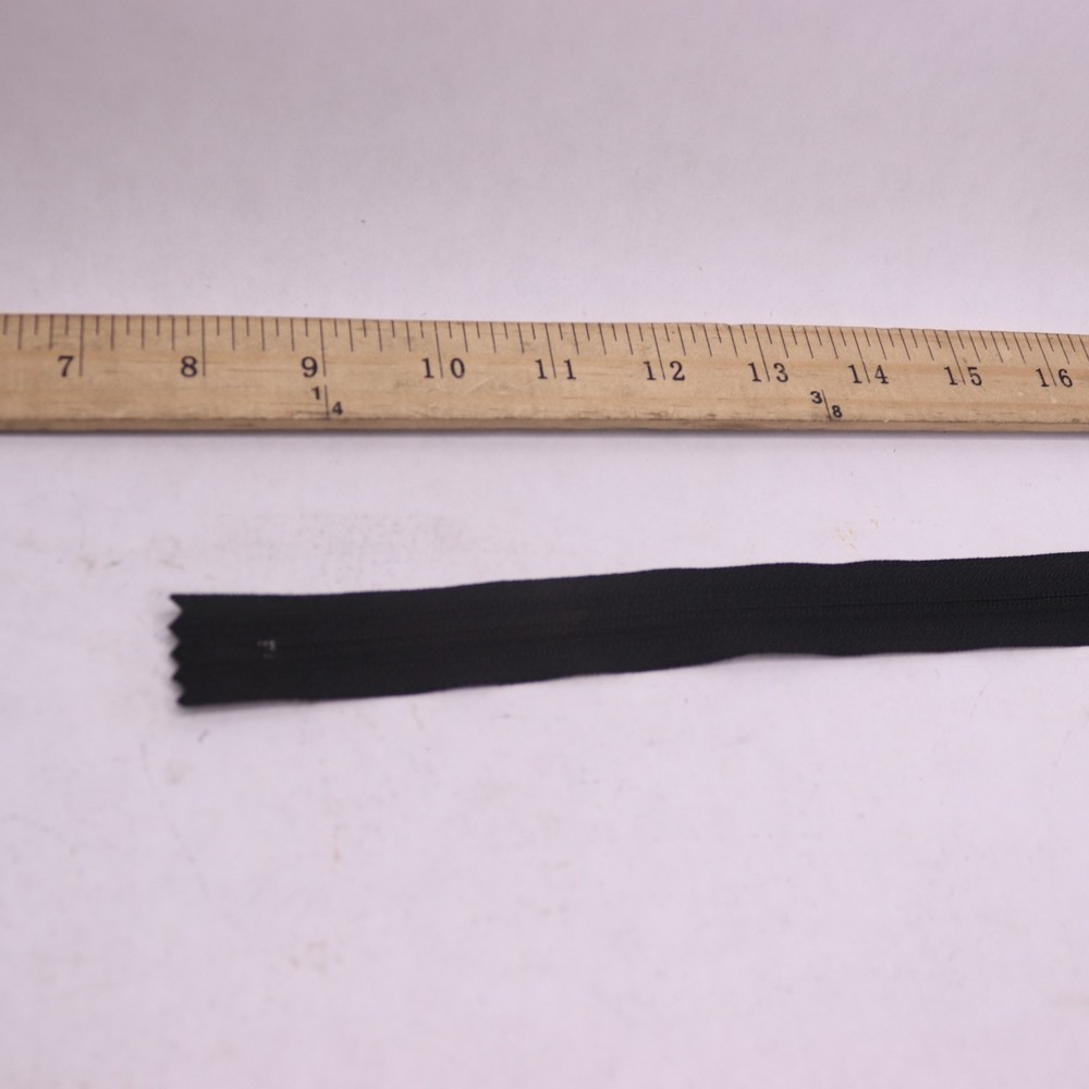 1-Way Separating Zipper #4.5 Coil With Locking Pull Black 17"