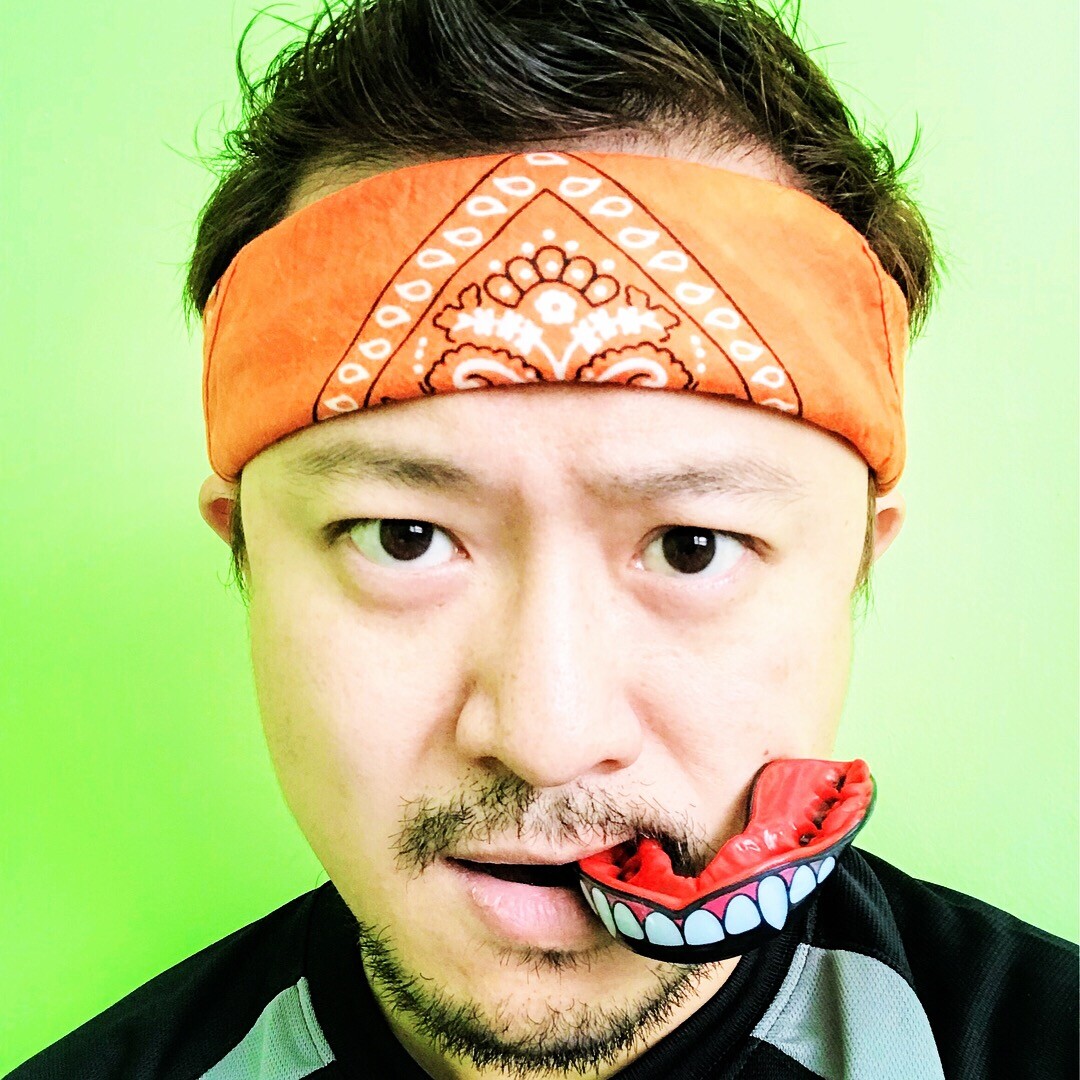 Oral Mart MMA Boxing BJJ Karate Football Mouth Guard (Vampire Fangs, Strapless)