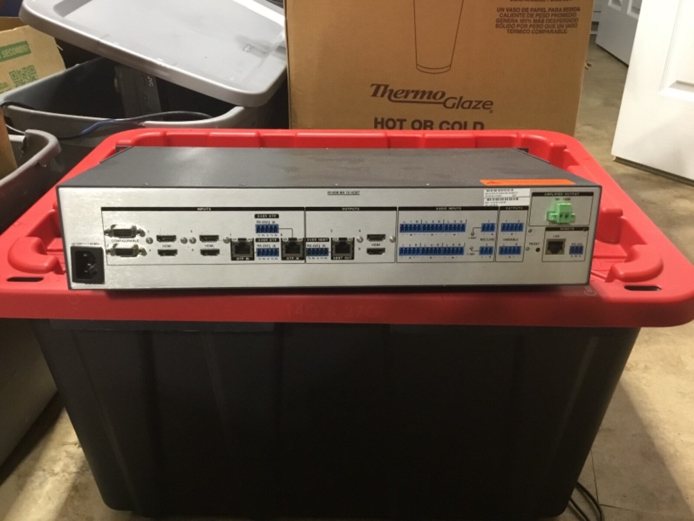 Extron IN1608 Scaling Presentation Switch w/ cord