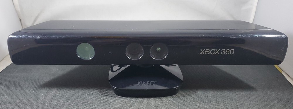 Xbox 360 Kinect Bundle: Sensor Bar, Kinectimals & Kinect Adventures, Tested #2