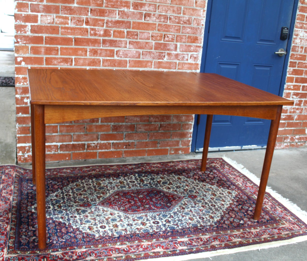 Mid Century Extended Leaf Dining Table