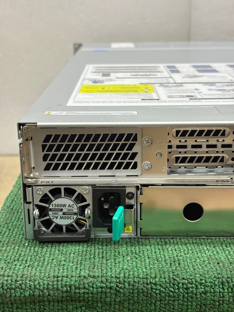 NEW (Open Box) | Intel Rr2000 / J61904-002 8x2.5" 2U Rackmount Server Chassis