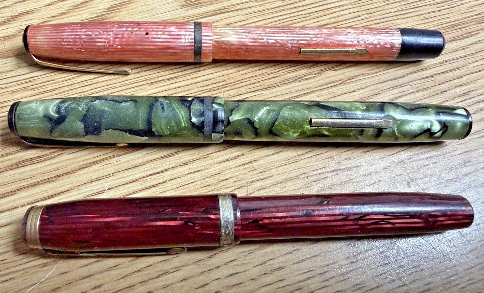 Lot Of 4 - Vintage Fountain Pens - Pink, Green, Burgundy Writing Instrument Pen