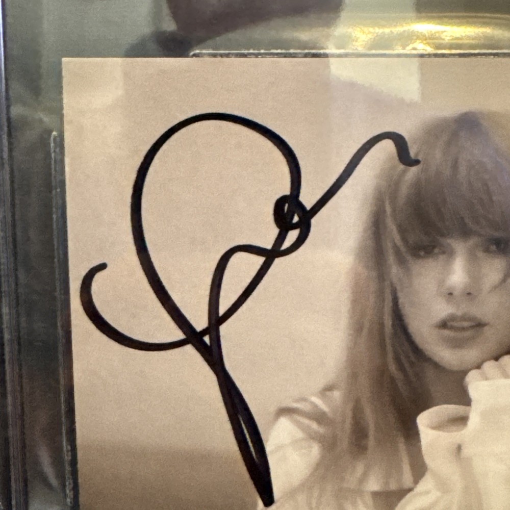 Taylor Swift Signed CD Insert Beckett Authenticated Autograph slabbed BAS
