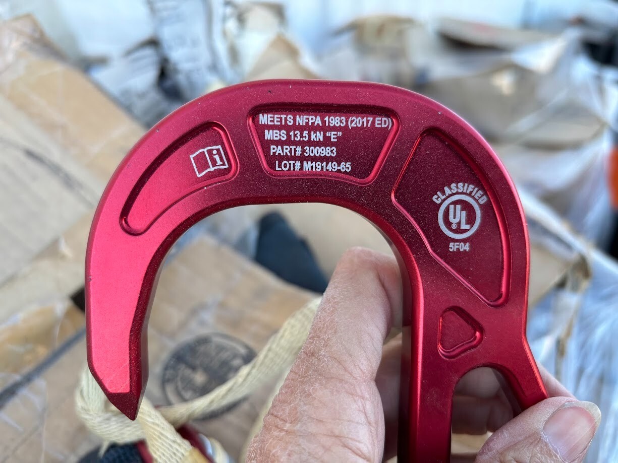 CMC Rescue Levr Fire Escape System w/hook, descender, carabiner, rope + bag NEW