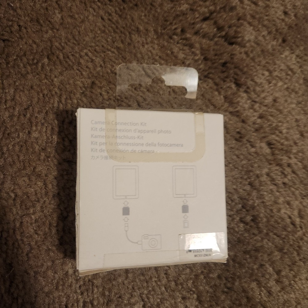 Apple iPad Camera Connection Kit MC532ZM/A Sealed New 2010