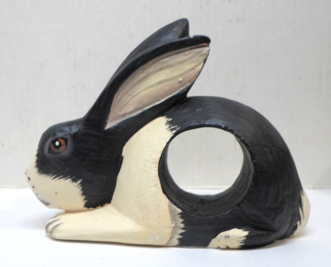 Set 4 Vintage DUTCH BUNNY RABBIT NAPKIN RINGS Carved & Painted Wood Black White