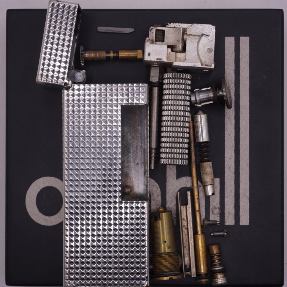 Dunhill Lighter Silver Plate Hobnail Pattern_Ultrasonically cleaned_Working