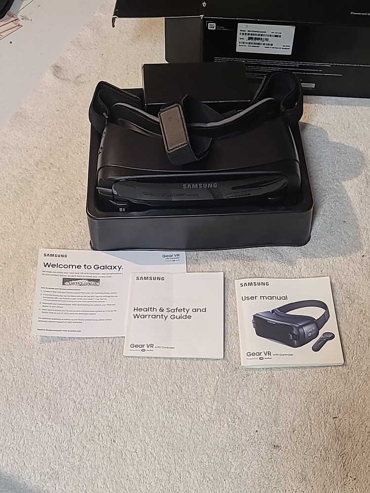 Samsung SM-R324 Gear VR W/Controller Powered by Oculus