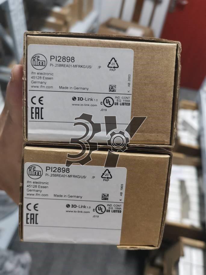 One New IFM PI2898 pressure sensor