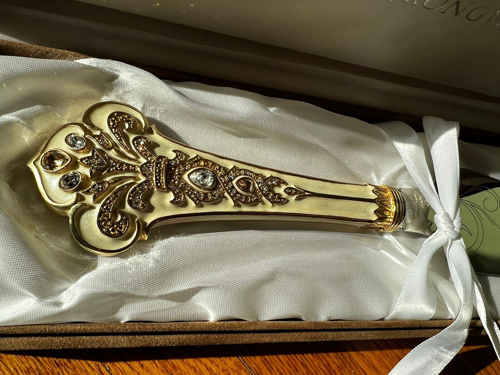 Jay Strongwater "Vivienne Duchess" Cake Knife