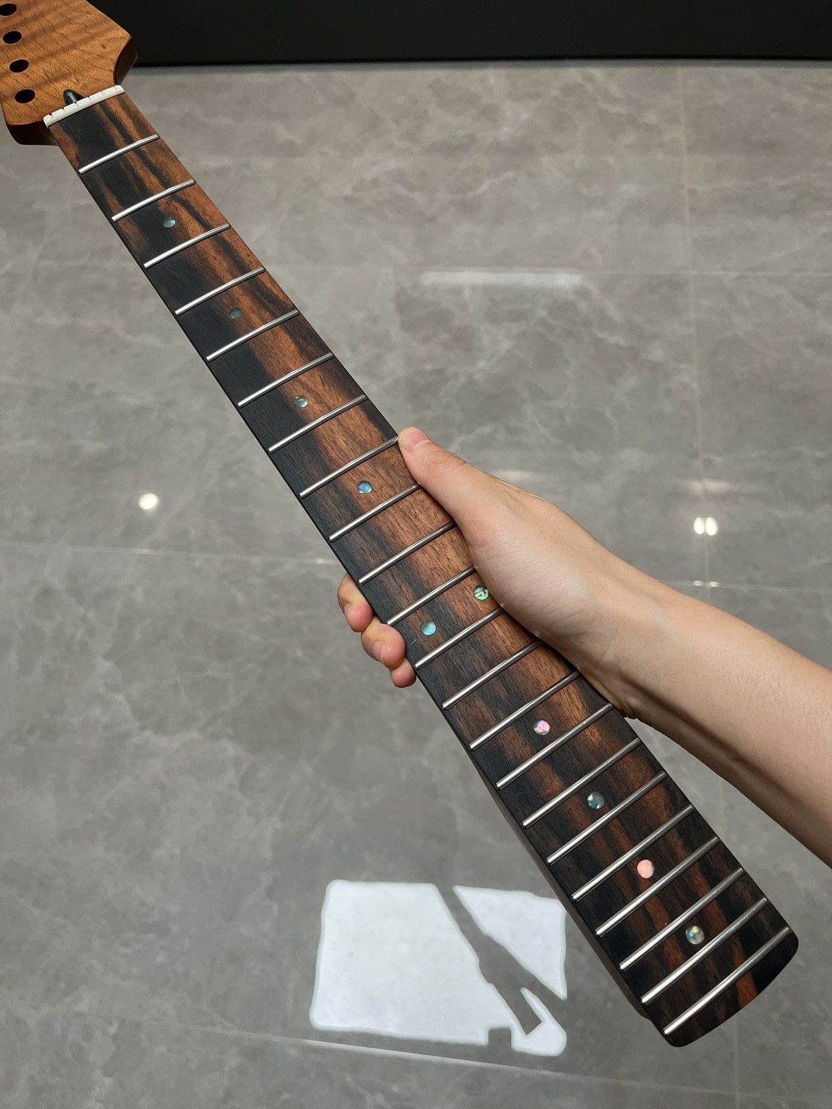 NEW Stainless Jumbo Frets Ebony 22fret Roasted Flame Maple electric guitar neck