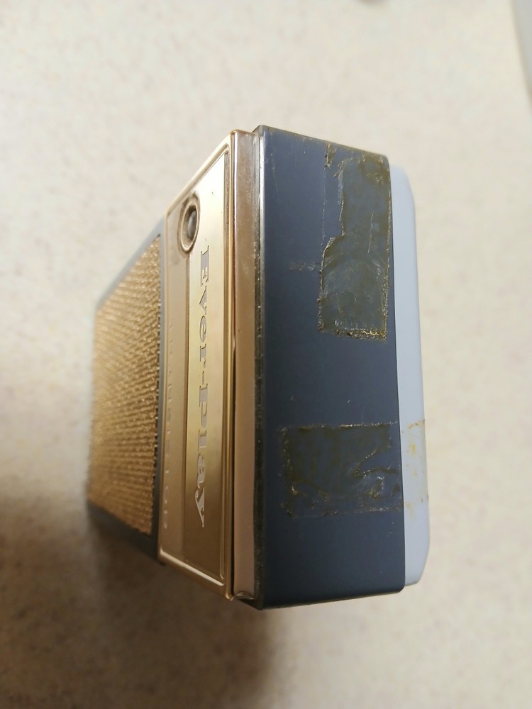 VINTAGE EVER-PLAY SIX TRANSISTOR RADIO - untested!