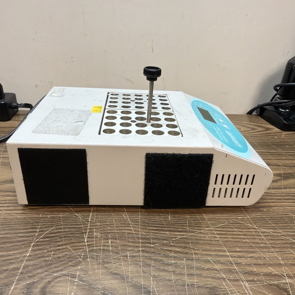 LABNET ACCUBLOCK DIGITAL DRY BATH D1200