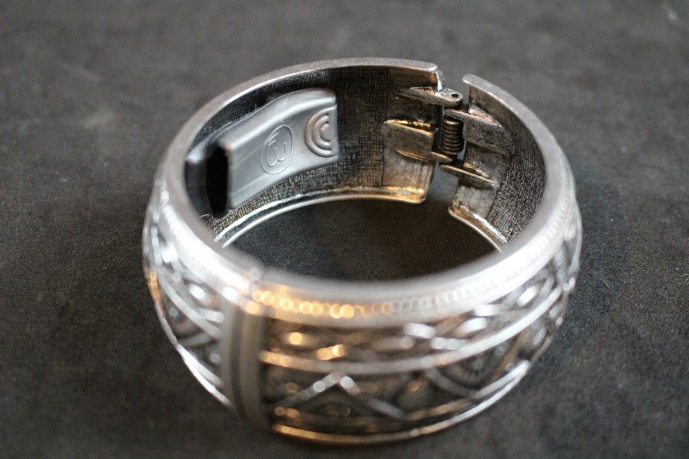 Fitbit Bracelet Holder - Silver Fitbit - Silver Bracelet - Spring clasp