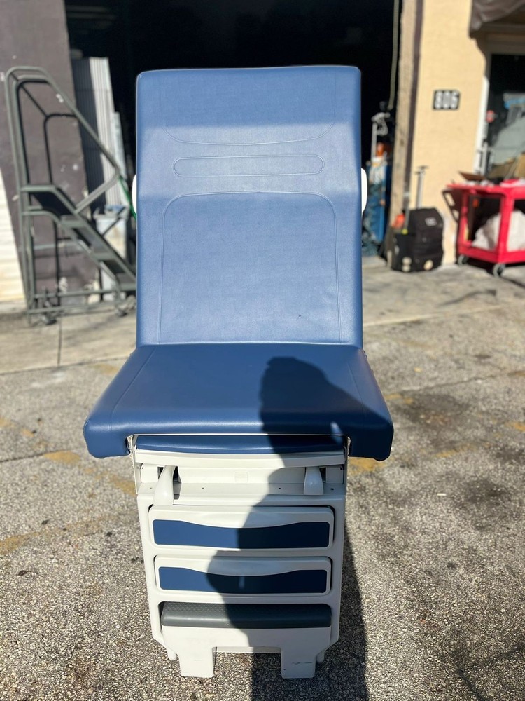 Midmark 204 Exam Table - Latest Version, Barely Used! - Excellent Conditions
