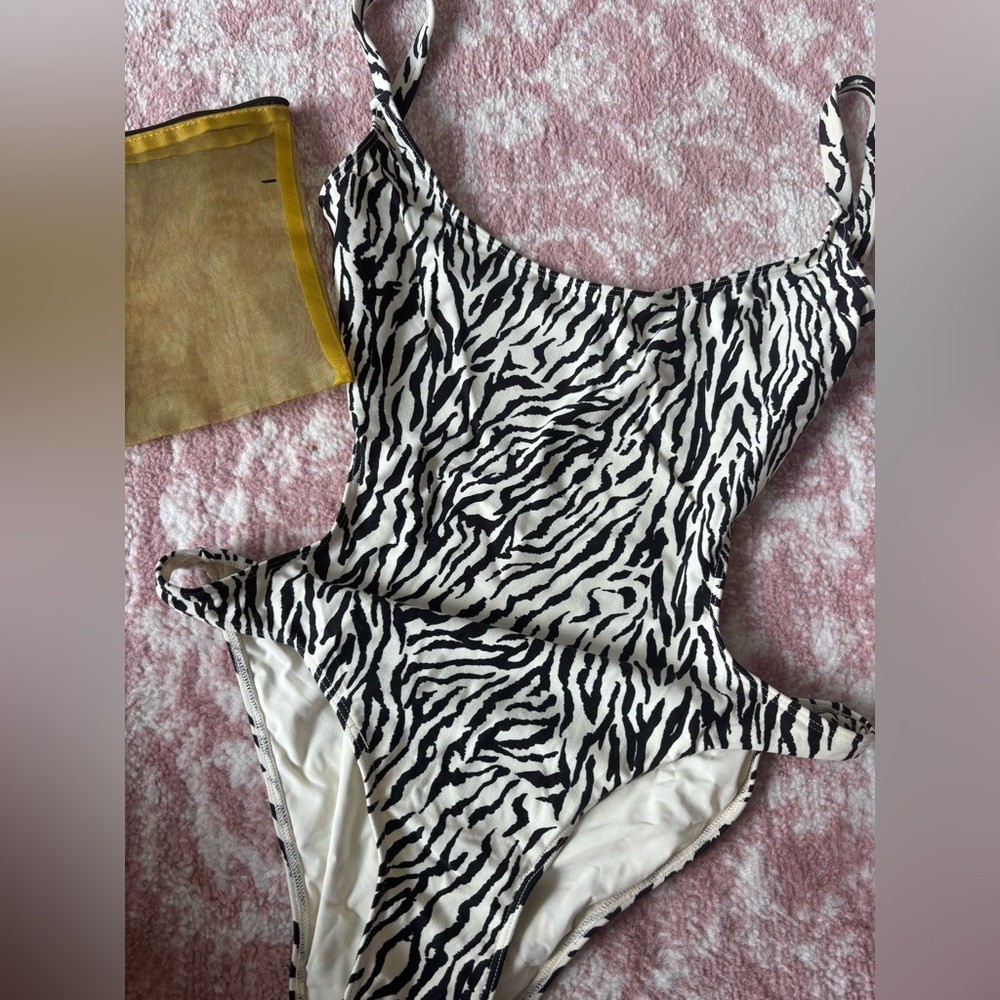 Sauvage Zebra One Piece size Medium